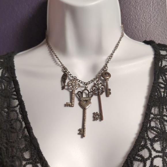 Vintage Key Charm Necklace - Picture 2 of 5
